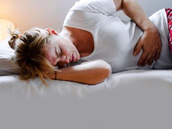 pregnant woman with abdominal cramps