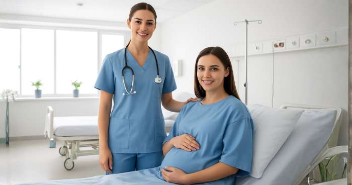 nurse and pregnant patient